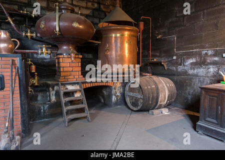 Die Innenansicht eines traditionellen cognac Still House Stockfoto