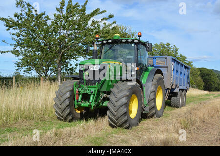 John Deere 6210R Traktor Stockfoto