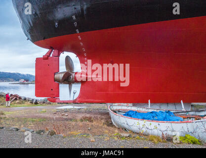 Die ehemaligen Küsten Express Kreuzfahrtschiff MS Finnmarken, größte Museum Artefakt der Welt, wird an der Hurtigruten Museum, Stokmarknes, Norwegen. Stockfoto