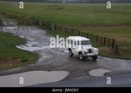 Ein weißes 1968 Land Rover Serie 2a Stockfoto