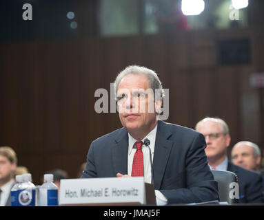 Washington DC, USA. 26. Juli 2017.: The Senate Committee on der Justiz hören jetzt mit dem Titel: "Aufsicht über die ausländischen Agenten Registration Act und versucht, Einfluss US-Wahlen: Lessons Learned aus aktuellen und vorherigen Verwaltungen die ehrenvolle Michael Horowitz Generalinspekteur U.S. Abteilung von Gerechtigkeit Washington, DC Patsy Lynch/MediaPunch/Alamy Live News Stockfoto