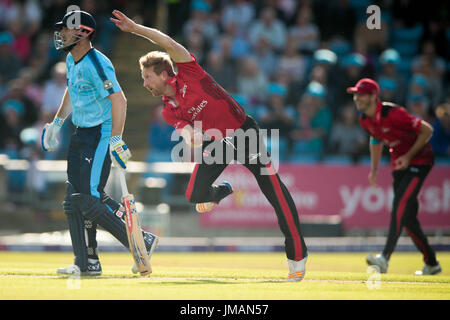 Leeds, UK. 26. Juli 2017. Paul Collingwood (Durham Jets) Schalen während der Natwest T20 Blast Spiel zwischen Yorkshire Wikinger V Durham Jets auf Mittwoch, 26. Juli 2017. Foto von Mark P Doherty. Bildnachweis: Gefangen-Light-Fotografie Limited/Alamy Live-Nachrichten Stockfoto