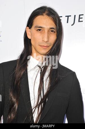 Los Angeles, CA, USA. 26. Juli 2017. Tokala Clifford im Ankunftsbereich für WIND RIVER Premiere, Ace Hotel Los Angeles, Los Angeles, CA 26. Juli 2017. Bildnachweis: Elizabeth Goodenough/Everett Collection/Alamy Live-Nachrichten Stockfoto