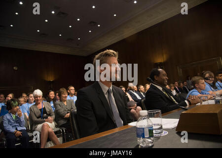 Washington, USA. 26. Juli 2017.  Schauspieler Paul Stark, der Typ1-Diabetes hat, bezeugt an ein Senat Special Committee on Aging in Washington, DC. Patsy Lynch/Alamy Live-Nachrichten Stockfoto