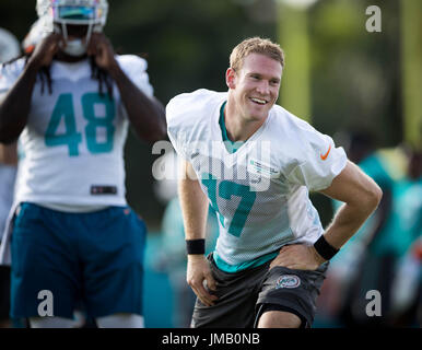 Davie, Florida, USA. 27. Juli 2017. Miami Dolphins quarterback Ryan Tannehill (17) am Baptist Gesundheitseinrichtung Ausbildung an der Nova Southeastern University in Davie, Florida am 27. Juli 2017. Bildnachweis: Allen Eyestone/The Palm Beach Post/ZUMA Draht/Alamy Live-Nachrichten Stockfoto