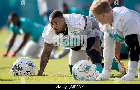 Davie, Florida, USA. 27. Juli 2017. Miami Dolphins center Mike Pouncey (51) am Baptist Gesundheitseinrichtung Ausbildung an der Nova Southeastern University in Davie, Florida am 27. Juli 2017. Bildnachweis: Allen Eyestone/The Palm Beach Post/ZUMA Draht/Alamy Live-Nachrichten Stockfoto