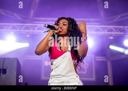 BARCELONA - 16 JUN: Lady Leshurr (Rapper, Sänger und Produzent) führt im Konzert beim Sonar Festival am 16. Juni 2016 in Barcelona, Spanien. Stockfoto