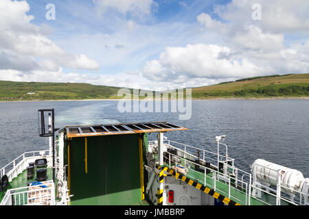 Caledonian Macbrayne Ferry die MV Catriona Segeln Lochranza, Isle of Arran von Claonaig, Kintyre, Westküste von Schottland, Vereinigtes Königreich Stockfoto