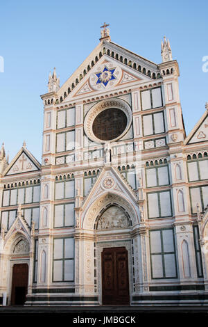 Fassade der Kirche Santa Croce und in Florenz, Italien Stockfoto