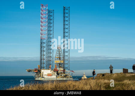 ENSCO 102 Jack Up Rig, Eingabe des Flusses Tees zu gehen, die in der Lage Seaton, Werft, Hartlepool Stockfoto