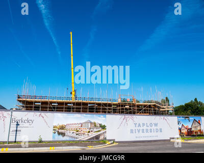 Taplow Riverside, New Housing Development, neben der Themse, Maidenhead, Berkshire, England, Großbritannien, GB Stockfoto