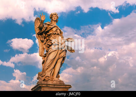 Statue des Engels auf Saint Angel Brücke, Rom, Italien Stockfoto