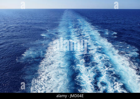 Ein Kreuzfahrtschiffe Gefolge, Golf von Mexiko Stockfoto