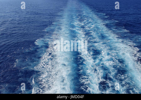 Ein Kreuzfahrtschiffe Gefolge, Golf von Mexiko Stockfoto