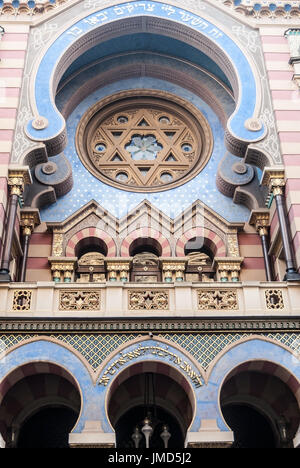 Praha, Сzech Republik - 6. Juli 2017: Detail Jeruzalemska Synagoga Synagoge mit Davidstern in Prag in der Tschechischen Republik Stockfoto