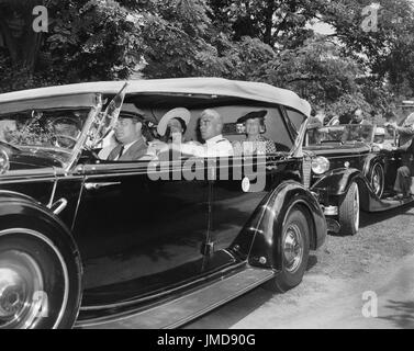 Queen Elizabeth, First Lady Eleanor Roosevelt, im Automobil, Washington DC, USA, Harris & Ewing, Juni 1939 Stockfoto