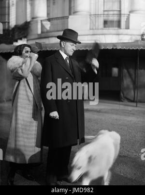 US-Präsident Calvin Coolidge und First Lady Grace Coolidge anzeigen Sonnenfinsternis vom weißen Haus Rasen, Washington DC, USA, Harris & Ewing, 24. Januar 1925 Stockfoto