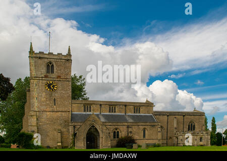 Saint Pter und Paulus Kirche in Warsop Stockfoto