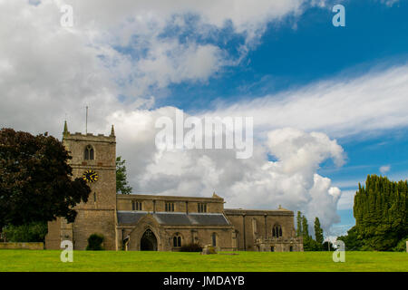 Saint Pter und Paulus Kirche in Warsop Stockfoto