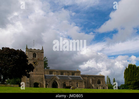 Saint Pter und Paulus Kirche in Warsop Stockfoto