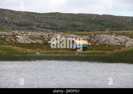 Alten Zigeunerwagen an der Seite von Dun Lough auf der Mizen-Halbinsel Stockfoto