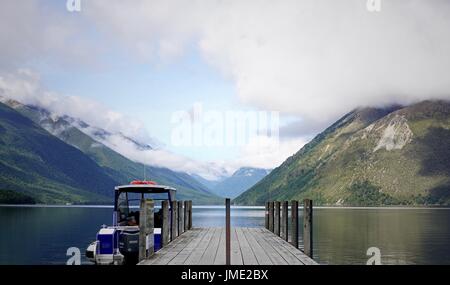 NELSON LAKES, NEW ZEALAND - 19.07.2016: die berühmte Nelson Lakes National Park in der Wintersaison von Neuseeland zu erkunden. Stockfoto