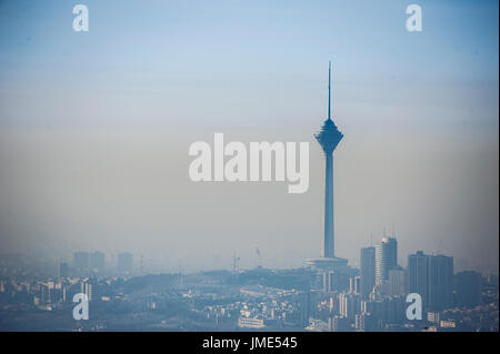 Von der Dachterrasse aus Teheran Stockfoto