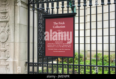 Zeichen angezeigt, außerhalb der Henry Clay Frick Haus, Häuser der Frick Collection auf der Upper East Side in New York City Stockfoto