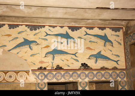 Der Palast von Knossos war das zeremonielle und politische Zentrum der minoischen Zivilisation und Kultur. Hier ist die Königin megaron mit Dolphin Fresken. Stockfoto