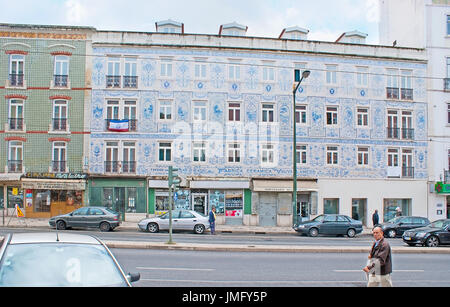 Lissabon, Portugal - 2. Mai 2012: die Fassade der alten keramische Fabrik der viuva Lamego mit blauen Mustern auf handgemalten azulejos Kacheln dekoriert, Mai Stockfoto