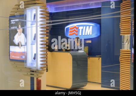 Milano (Italien), Telekom Shop in Vittorio Emanuele Galerie Stockfoto