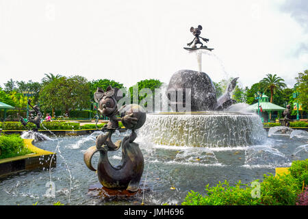 Statue Brunnen am Eingang des Hong Kong Disneyland park Stockfoto