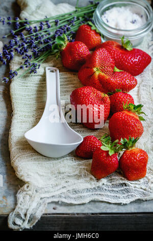 Erdbeeren für Marmelade Stockfoto