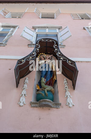 Statue der Maria mit Kind, Ljubljana, Slowenien Stockfoto