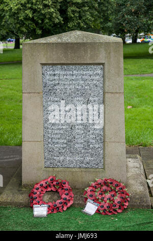 Denkmal in Billingham, England, Vereinigtes Königreich, für Männer und Frauen, die in den Dienst ihres Landes seit dem 2. Weltkrieg gestorben sind Stockfoto