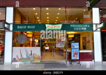 Taiwan Krispy Kreme Donut-Shop, nicht weit von Taiwan Taipei 101 Gebäude gemacht. Super leckere Donuts. 1. in Taiwan war. Stockfoto