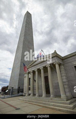 Bunker Hill Monument und Besucher Zentrum Rassen hill Charlestown Boston USA Stockfoto