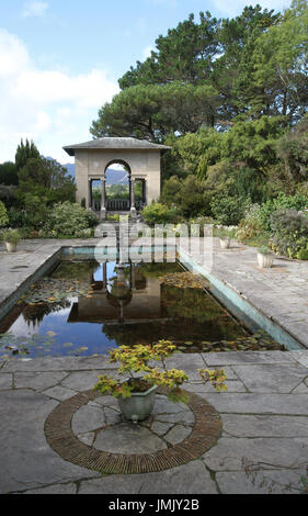 Der italienische Garten auf Garnish Island, Glengarriff, County Cork, Irland. Stockfoto