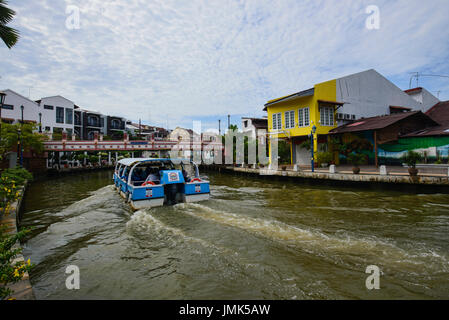 Fahren Sie entlang der Melaka Fluss, Malacca, Malaysia Stockfoto