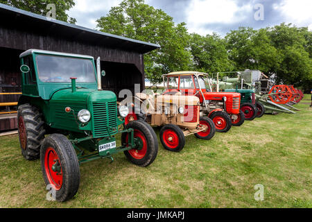 Treffen der alten Landmaschinen, Traktoren Skoda 30 Traktor und Zetor, Blazkov, Tschechische Republik Stockfoto