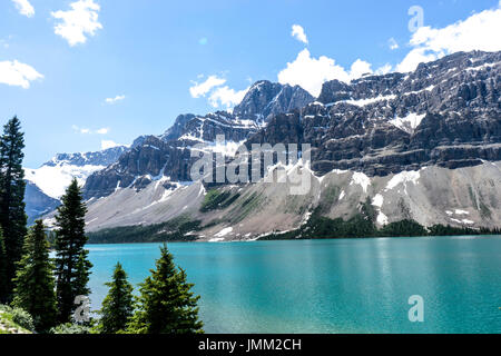 Schöne Aussicht auf Bow Lake, Alberta Stockfoto