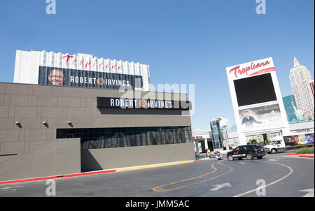 Las Vegas, Nevada, USA. 27. Juli 2017. Robert Irvine eröffnet sein erstes Restaurant in Las Vegas, Robert Irvine ist am Tropicanan Las Vegas in Las Vegas, NV am 27. Juli 2017. Bildnachweis: Erik Kabik Photography / MediaPunch/Alamy Live News Stockfoto