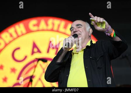 Komiker Stephen Frost präsentiert auf Lager Bestival, Dorset, UK Credit: Finnbarr Webster/Alamy Live News Credit: Finnbarr Webster/Alamy leben Nachrichten Stockfoto