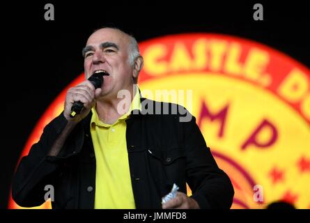 Komiker Stephen Frost präsentiert auf Lager Bestival, Dorset, UK Credit: Finnbarr Webster/Alamy Live News Credit: Finnbarr Webster/Alamy leben Nachrichten Stockfoto