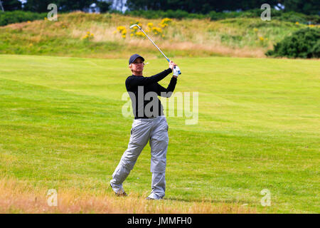 Irvine, Schottland. 28. Juli 2017. Am zweiten Tag der Ladies Scottish Open Championship Dundonald Links, Irvine, Ayrshire, Schottland, das Wetter Tests mit starken blieb, Winden Windböen bis zu 25 km/h. Als die Spieler kämpften um ihre Golfball kontrollieren, die einige guten Noten geschrieben wurden und die Führer allmählich mit Summen von 4, 5 und 6 unter für die ersten beiden Runden. Bildnachweis: Findlay/Alamy Live-Nachrichten Stockfoto