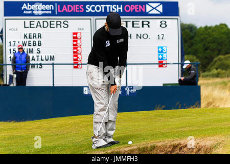 Irvine, Schottland. 28. Juli 2017. Am zweiten Tag der Ladies Scottish Open Championship Dundonald Links, Irvine, Ayrshire, Schottland, das Wetter Tests mit starken blieb, Winden Windböen bis zu 25 km/h. Als die Spieler kämpften um ihre Golfball kontrollieren, die einige guten Noten geschrieben wurden und die Führer allmählich mit Summen von 4, 5 und 6 unter für die ersten beiden Runden. Bildnachweis: Findlay/Alamy Live-Nachrichten Stockfoto