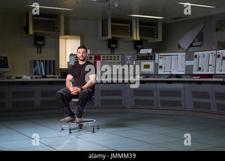 Die Gesundheit und Sicherheit Berater, auf dem BP-Miller Stilllegung Projekt, auf der Nordsee Öl und Gas rig. Credit: LEE RAMSDEN/ALAMY Stockfoto