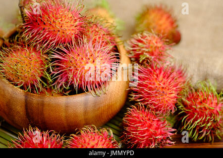 Frischen roten Rambutan Früchte Stockfoto