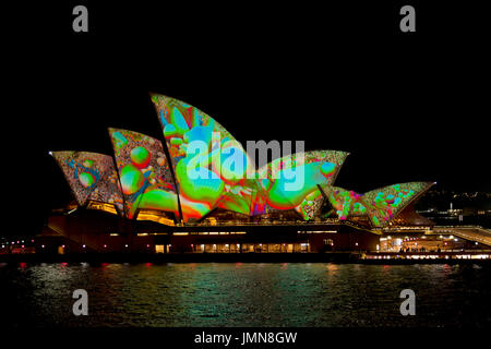 Sydney, 7. Juni, 2017.Vivid Licht-Festival, eine jährliche öffentliche Veranstaltung, wo das Opernhaus in den Monat Juni beleuchtet wird. Stockfoto