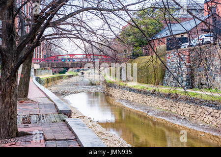 Washington DC, USA - 20. März 2017: Georgetown-Brücken, die über schmutzige Chesapeak und Ohio ausgetrocknet canal Stockfoto